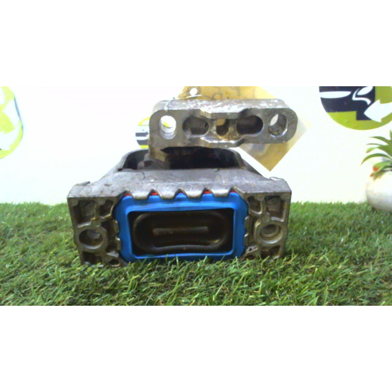 Support moteur droit VOLKSWAGEN GOLF 5 d’occasion