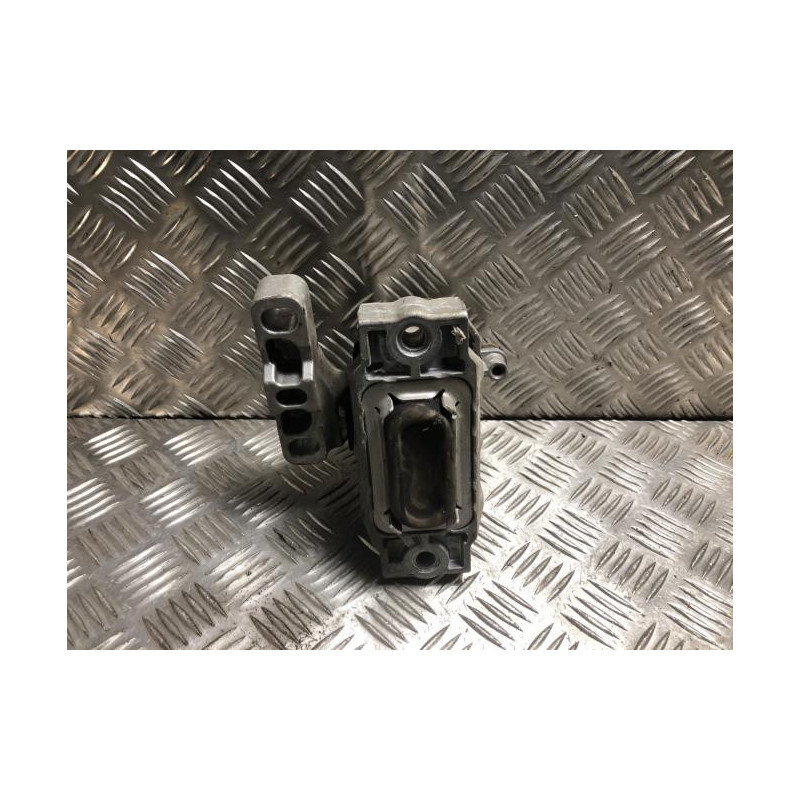 Support moteur droit VOLKSWAGEN GOLF 6 d’occasion
