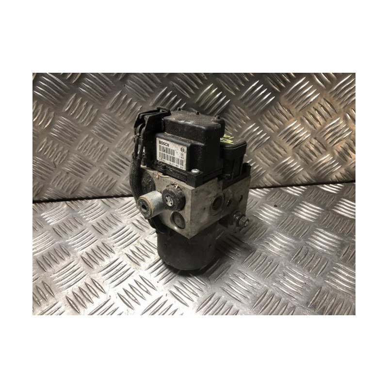 Bloc ABS (freins anti-blocage) NISSAN TERRANO 2 PHASE 4 d’occasion