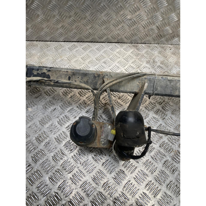 Attelage (boule de remorquage) NISSAN TERRANO 2 PHASE 4 d’occasion