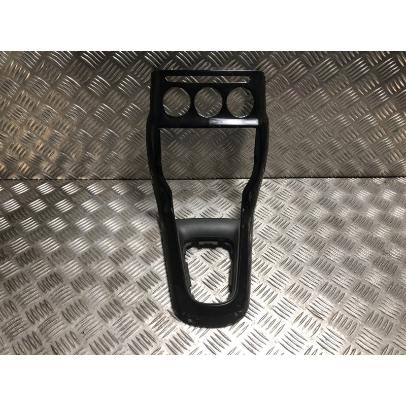 Console central (interieur plastique) CITROEN C3 2 PHASE 2 d’occasion