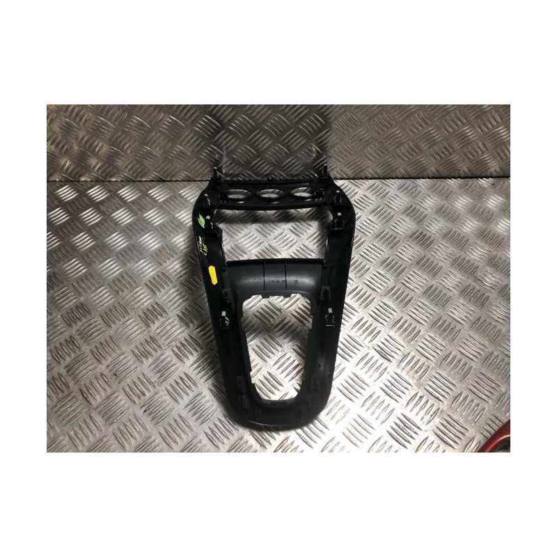 Console central (interieur plastique) CITROEN C3 2 PHASE 2 d’occasion