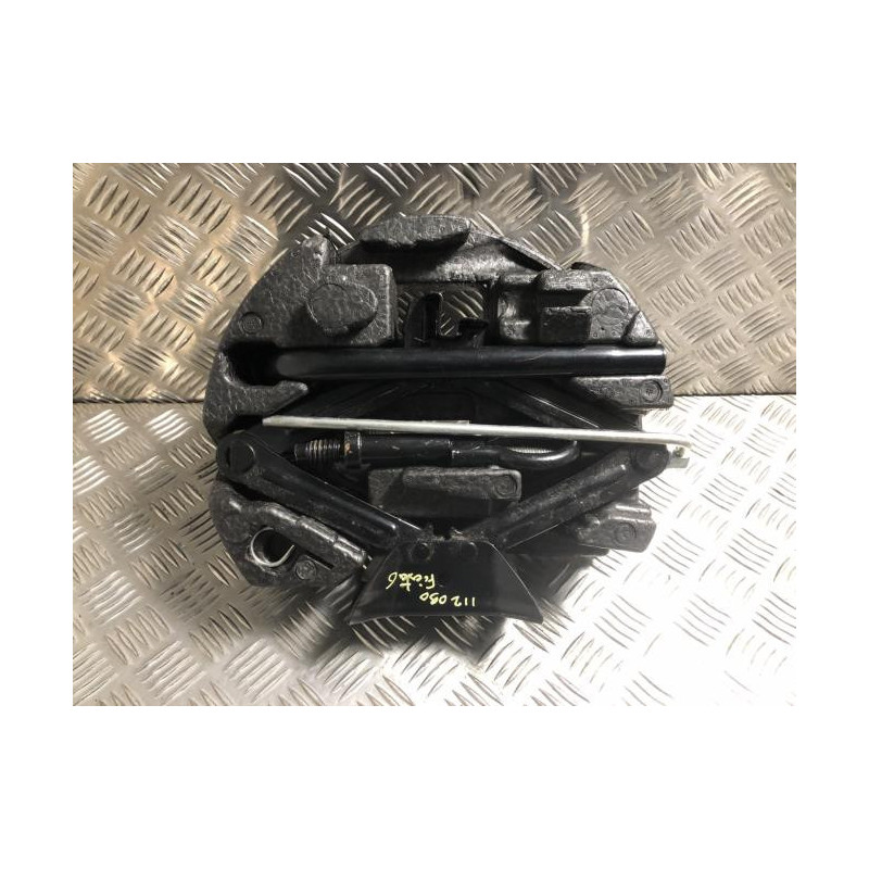 Cric (Ensemble depannage) FORD FIESTA 6 PHASE 2 d’occasion