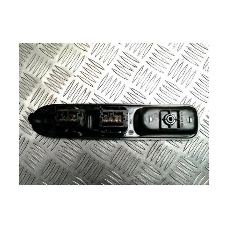 Interrupteur de leve vitre avant gauche PEUGEOT 307 PHASE 1 d’occasion