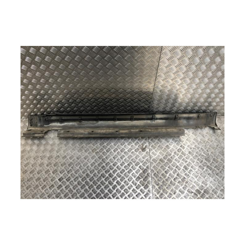 Bas de caisse droit MINI MINI 2 R56 PHASE 1 d’occasion