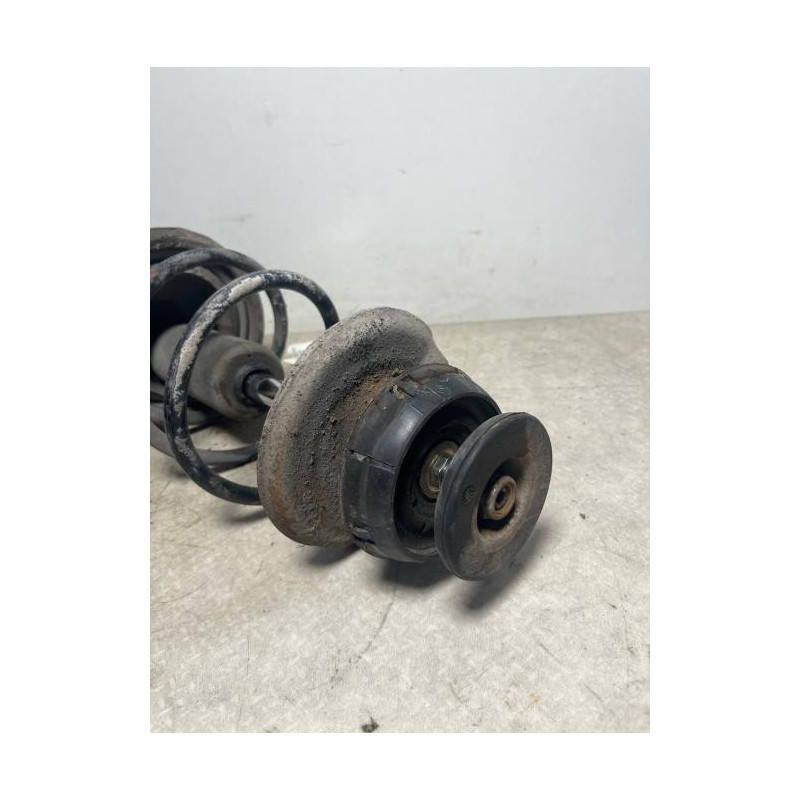 Amortisseur avant gauche RENAULT CLIO 2 PHASE 2 d’occasion