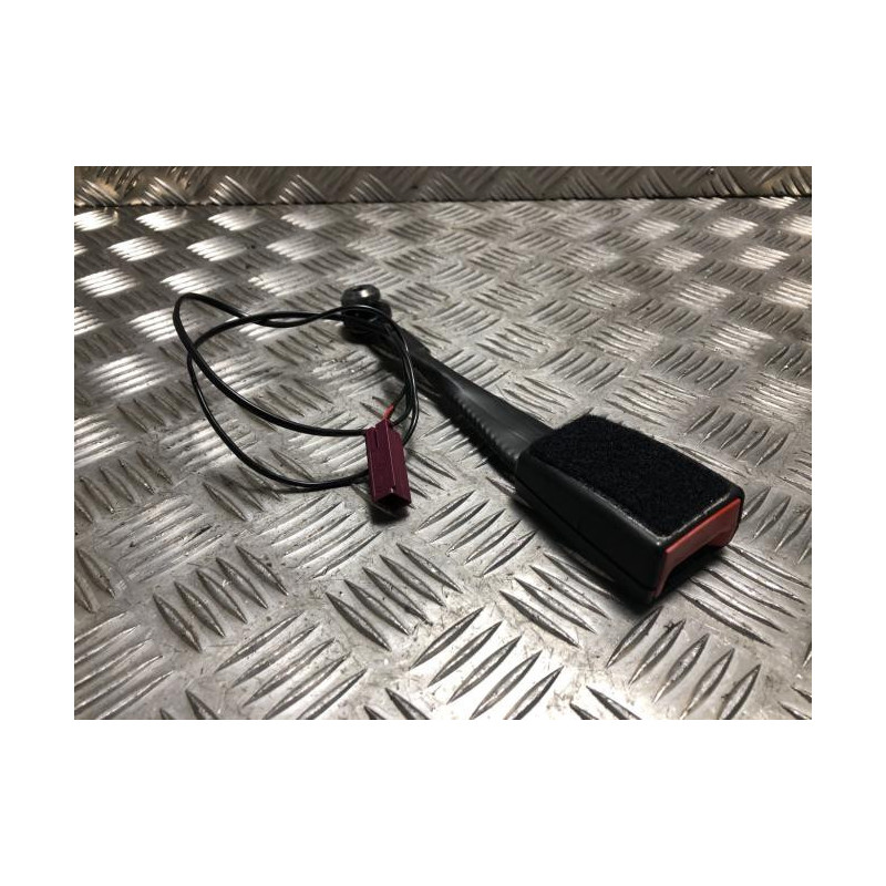 Attache ceinture avant gauche FORD FIESTA 6 PHASE 2 d’occasion