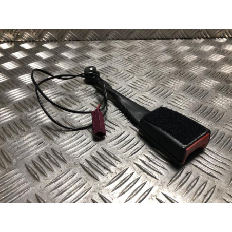 Attache ceinture avant gauche FORD FIESTA 6 PHASE 2 d’occasion