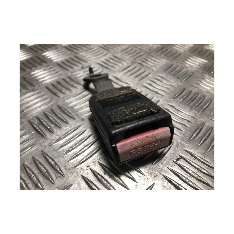 Attache ceinture avant droit DACIA DUSTER 1 PHASE 1 d’occasion