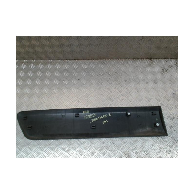 Baguette de porte arriere gauche  CITROEN BERLINGO 2 PHASE 1 d’occasion