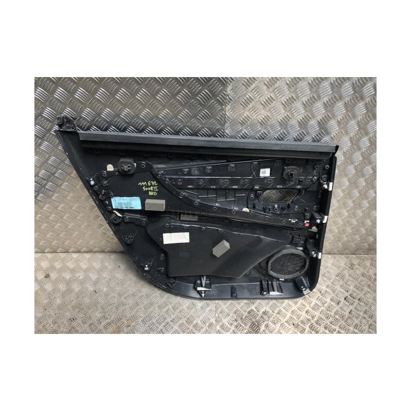 Panneau de porte arriere droit PEUGEOT 5008 2 PHASE 2 d’occasion