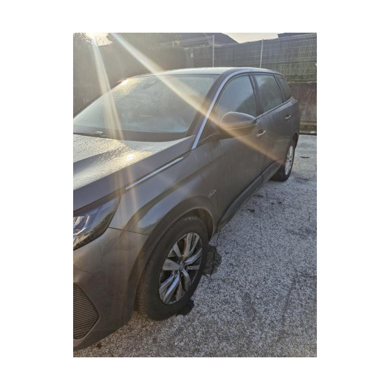 Panneau de porte avant droit PEUGEOT 5008 2 PHASE 2 d’occasion