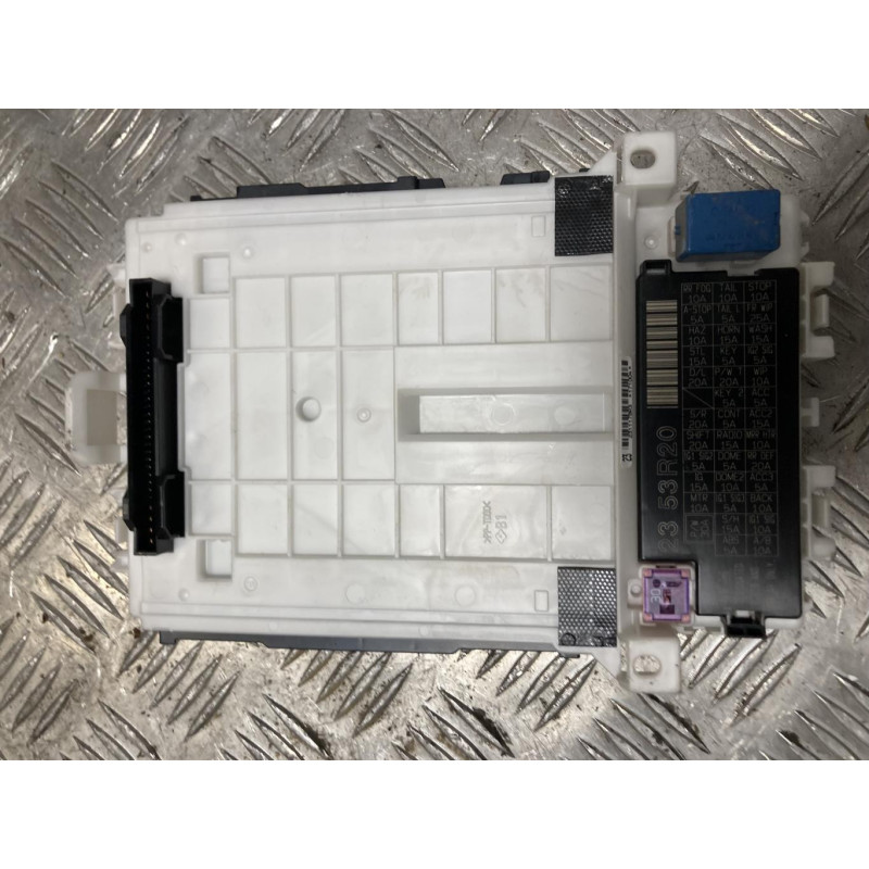 Porte fusible SUZUKI SWIFT 5 d’occasion