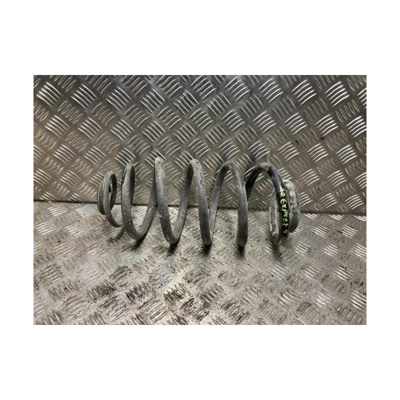 Ressort de suspension arriere PEUGEOT EXPERT 3 PHASE 1 d’occasion
