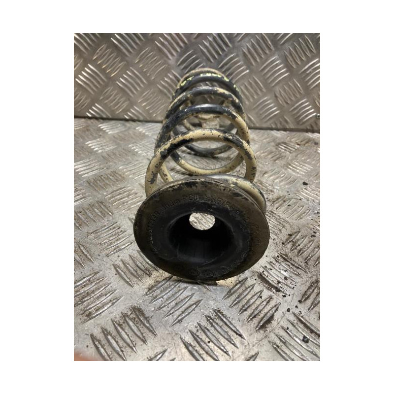 Ressort de suspension arriere VOLKSWAGEN POLO 6 PHASE 1 d’occasion