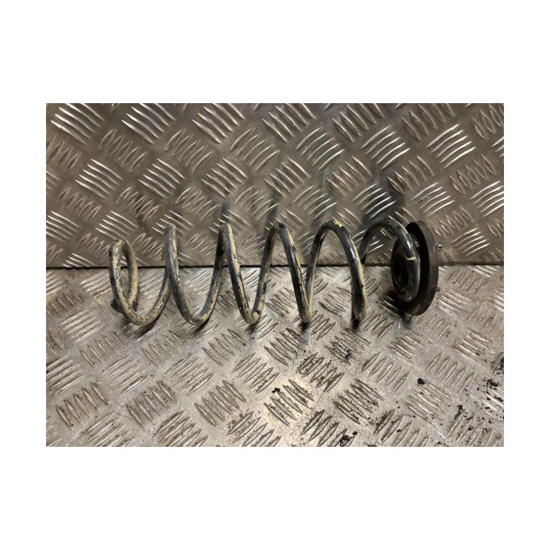 Ressort de suspension arriere VOLKSWAGEN POLO 6 PHASE 1 d’occasion