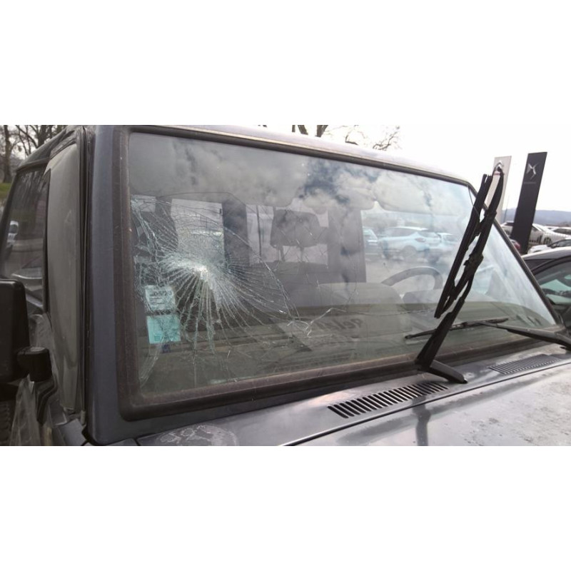 Vitre porte coffre droit TOYOTA  d’occasion