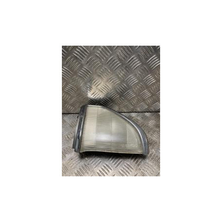 Optique avant secondaire gauche (feux)(clignotant) TOYOTA  d’occasion