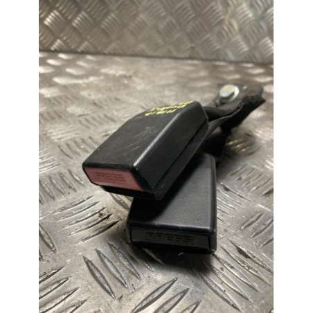 Attache ceinture arriere gauche DACIA DUSTER 1 PHASE 1 d’occasion