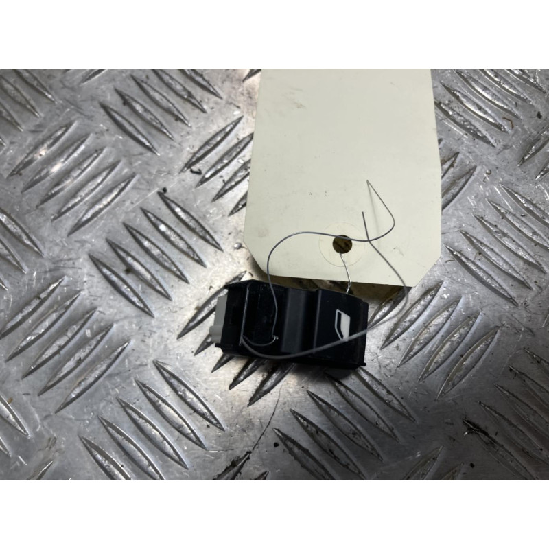 Interrupteur de leve vitre arriere gauche PEUGEOT 3008 2 PHASE 1 d’occasion