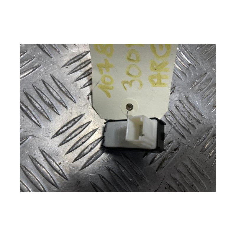 Interrupteur de leve vitre arriere gauche PEUGEOT 3008 2 PHASE 1 d’occasion