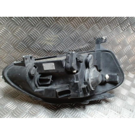 Optique avant principal gauche (feux)(phare) VOLKSWAGEN FOX d’occasion