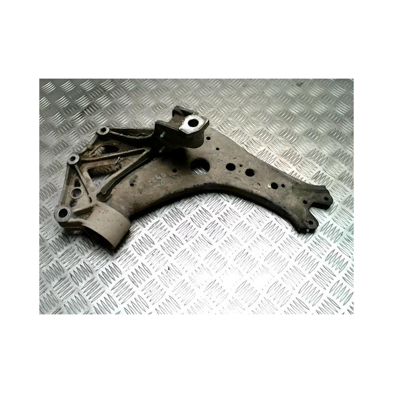 Triangle avant gauche VOLKSWAGEN POLO 4 PHASE 1 d’occasion