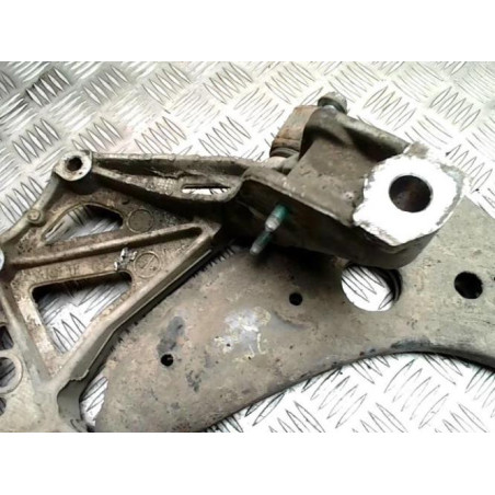 Triangle avant gauche VOLKSWAGEN POLO 4 PHASE 1 d’occasion