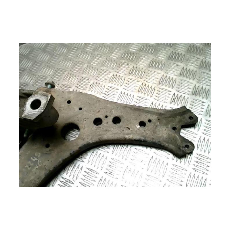 Triangle avant gauche VOLKSWAGEN POLO 4 PHASE 1 d’occasion