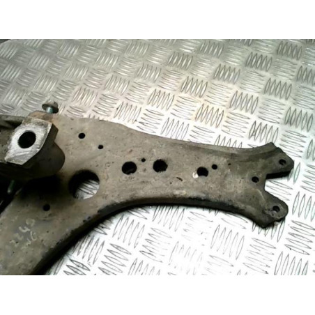 Triangle avant gauche VOLKSWAGEN POLO 4 PHASE 1 d’occasion