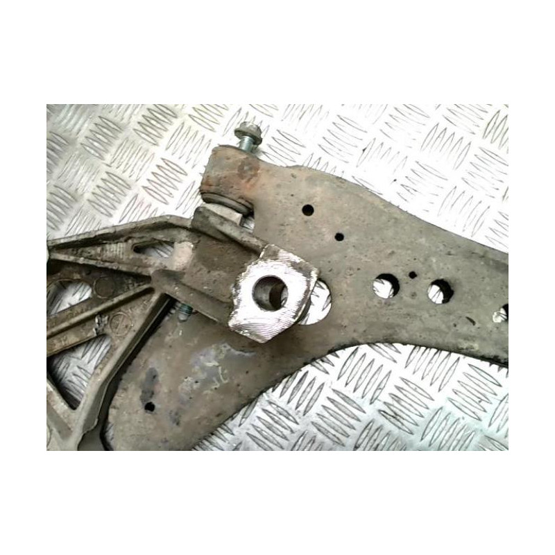 Triangle avant gauche VOLKSWAGEN POLO 4 PHASE 1 d’occasion