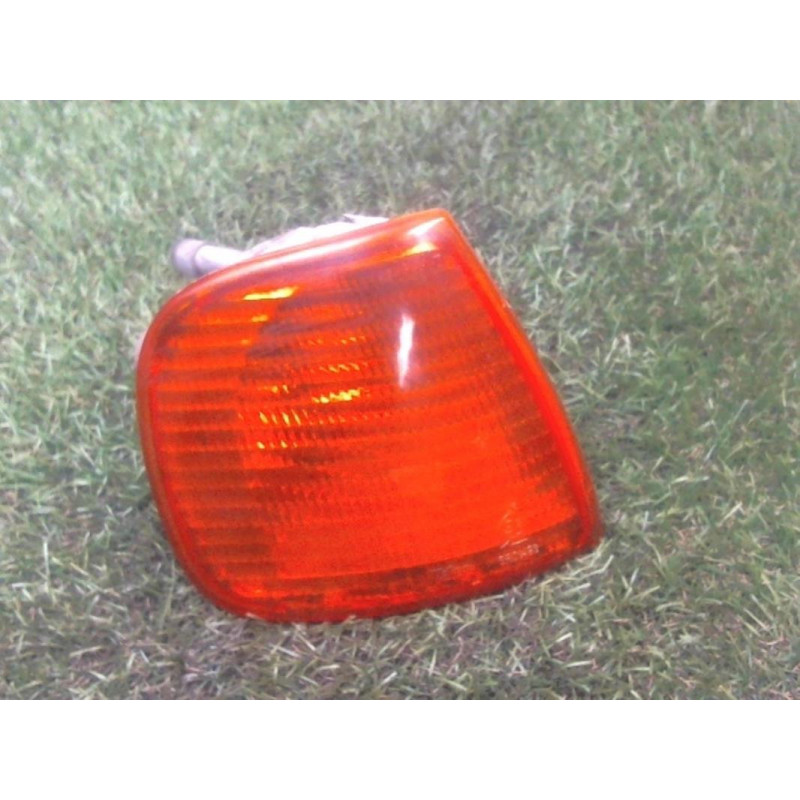 Optique avant secondaire droit (feux)(clignotant) VOLKSWAGEN P0LO III SDI FLIGHT HAYON d’occasion