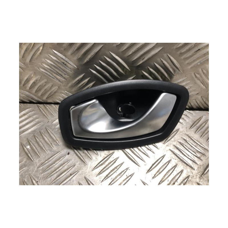 Poignee interieur avant gauche RENAULT CAPTUR 1 PHASE 2 d’occasion