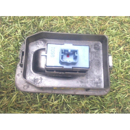 Interrupteur de leve vitre avant droit CITROEN NEMO FOURGON d’occasion