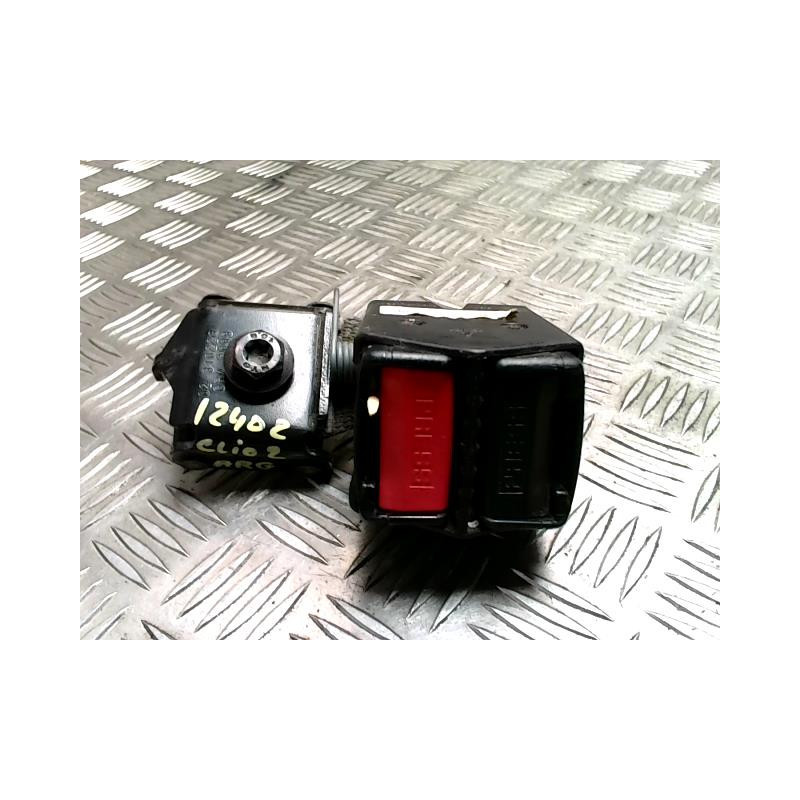 Attache ceinture arriere gauche RENAULT CLIO 2 PHASE 1 d’occasion