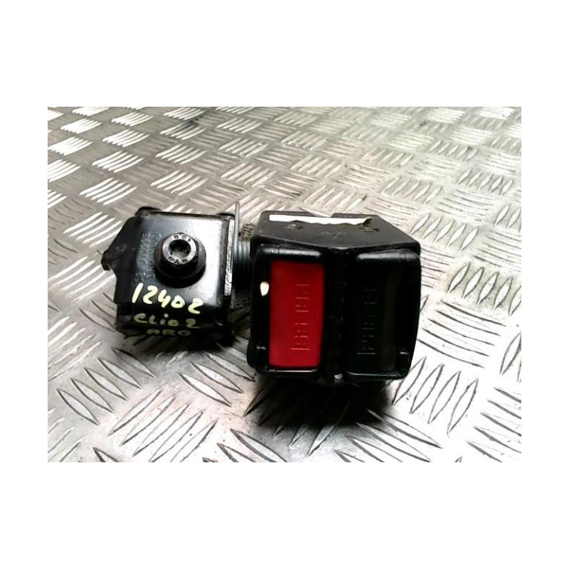 Attache ceinture arriere gauche RENAULT CLIO 2 PHASE 1 d’occasion