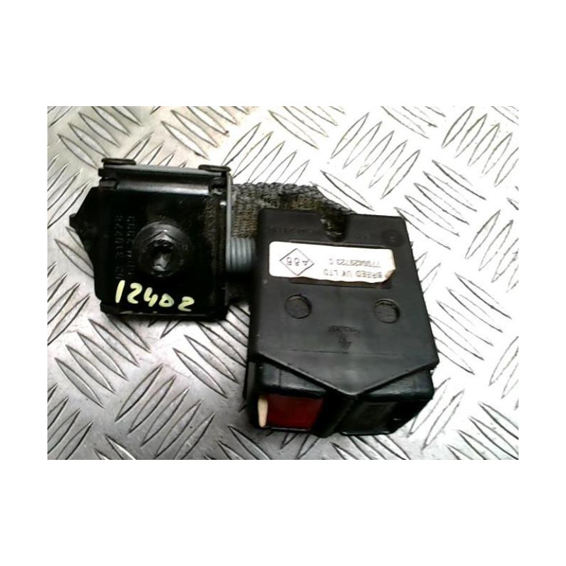 Attache ceinture arriere gauche RENAULT CLIO 2 PHASE 1 d’occasion
