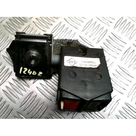 Attache ceinture arriere gauche RENAULT CLIO 2 PHASE 1 d’occasion