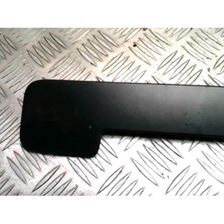 Garniture laterale arriere droite PEUGEOT PARTNER 3 PHASE 1 d’occasion