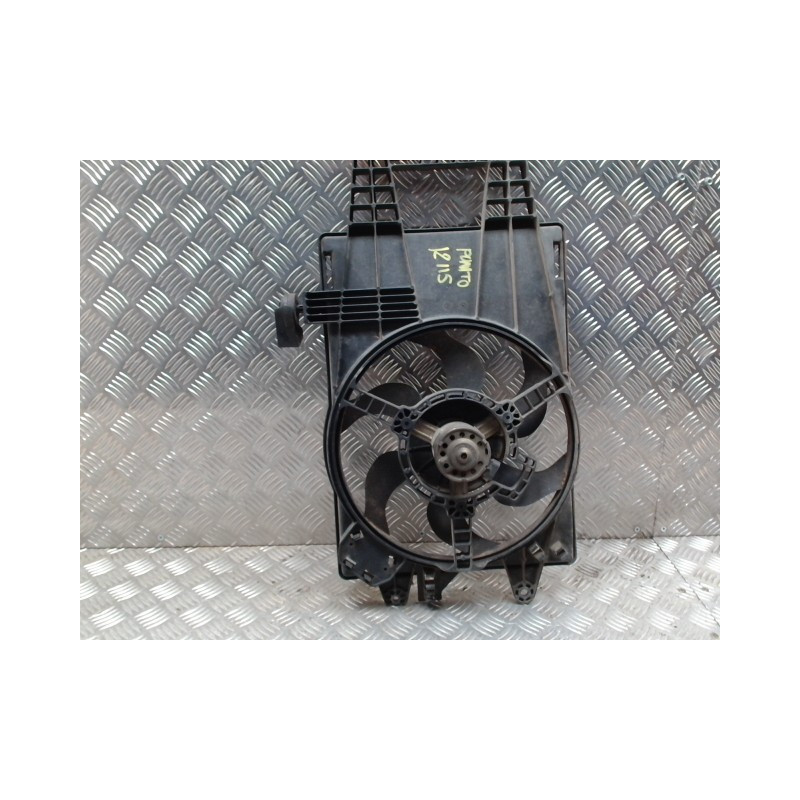 Moto ventilateur radiateur FIAT PUNTO 2 PHASE 1 d’occasion