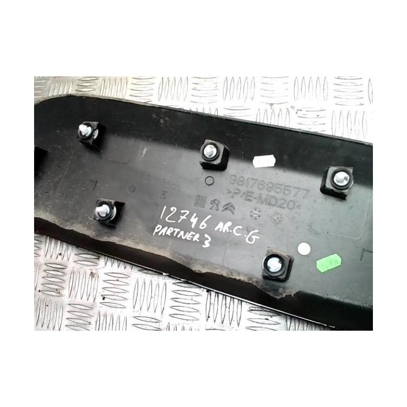 Baguette de porte arriere gauche  PEUGEOT PARTNER 3 PHASE 1 d’occasion