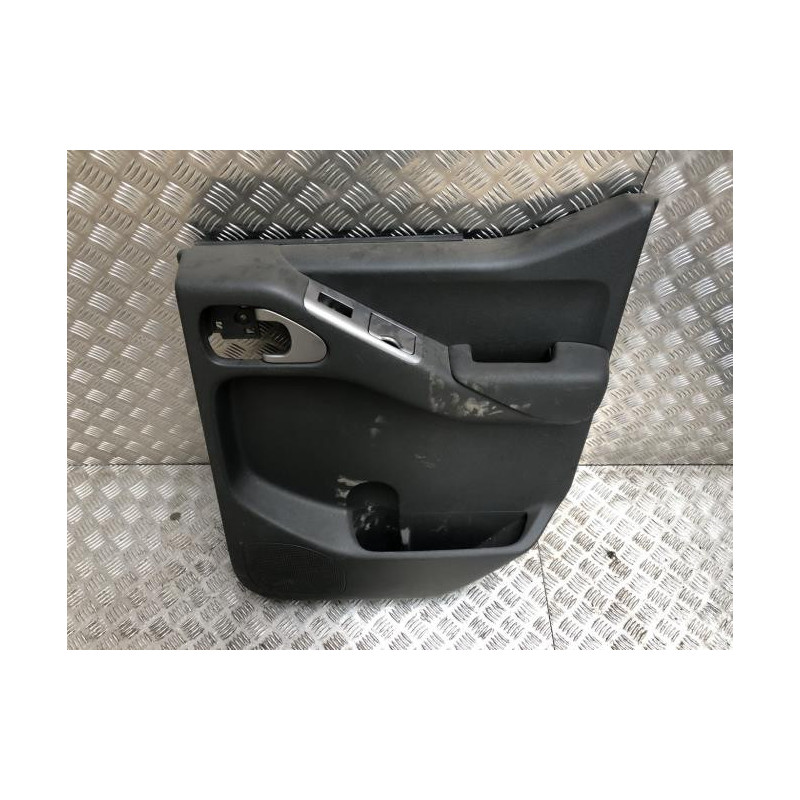 Panneau de porte arriere droit NISSAN NAVARA 1 PHASE 1 d’occasion