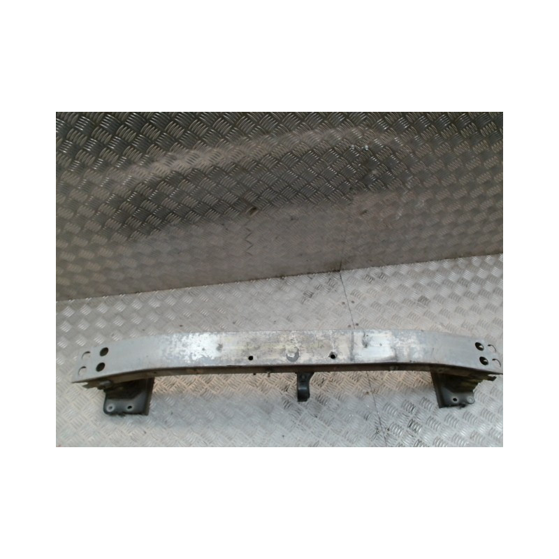 Renfort pare choc avant (traverse) TOYOTA COROLLA VERSO 2 PHASE 1 d’occasion