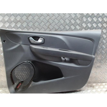 Panneau de porte avant droit RENAULT CLIO 4 PHASE 2 d’occasion