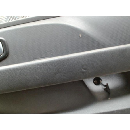 Panneau de porte avant droit RENAULT CLIO 4 PHASE 2 d’occasion