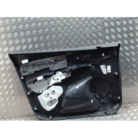 Panneau de porte avant droit RENAULT CLIO 4 PHASE 2 d’occasion