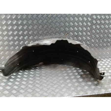 Pare boue arriere gauche TOYOTA COROLLA VERSO 2 PHASE 1 d’occasion