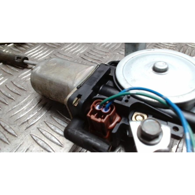 Leve vitre electrique avant droit NISSAN X-TRAIL 1 PHASE 1 d’occasion