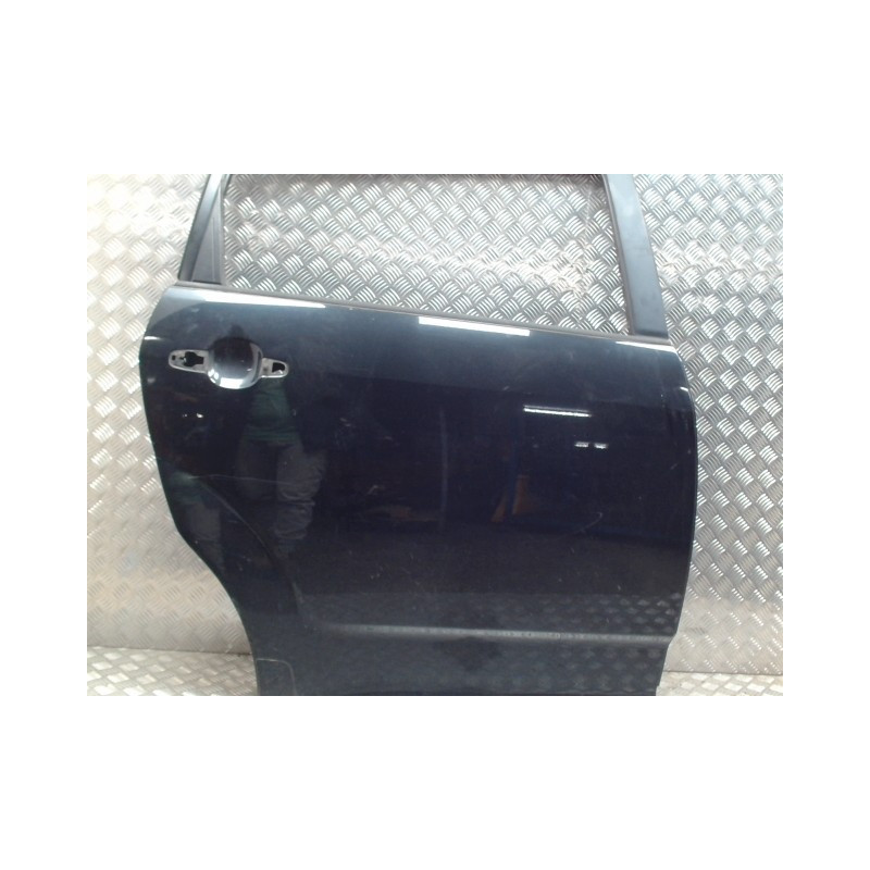 Porte arriere droit TOYOTA COROLLA VERSO 2 PHASE 1 d’occasion