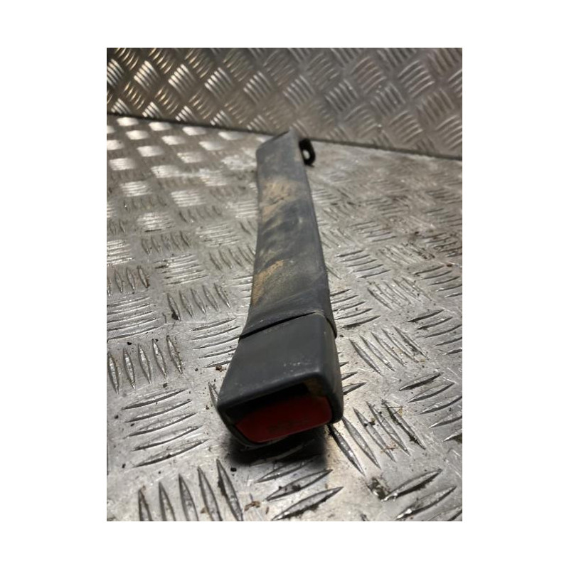 Attache ceinture avant gauche TOYOTA  d’occasion